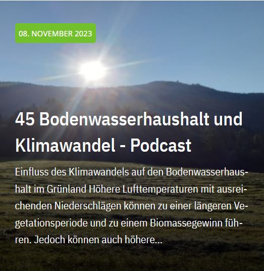 Podcast Einstimmungsbild: Grünland mit Landschaft im Hintergrund