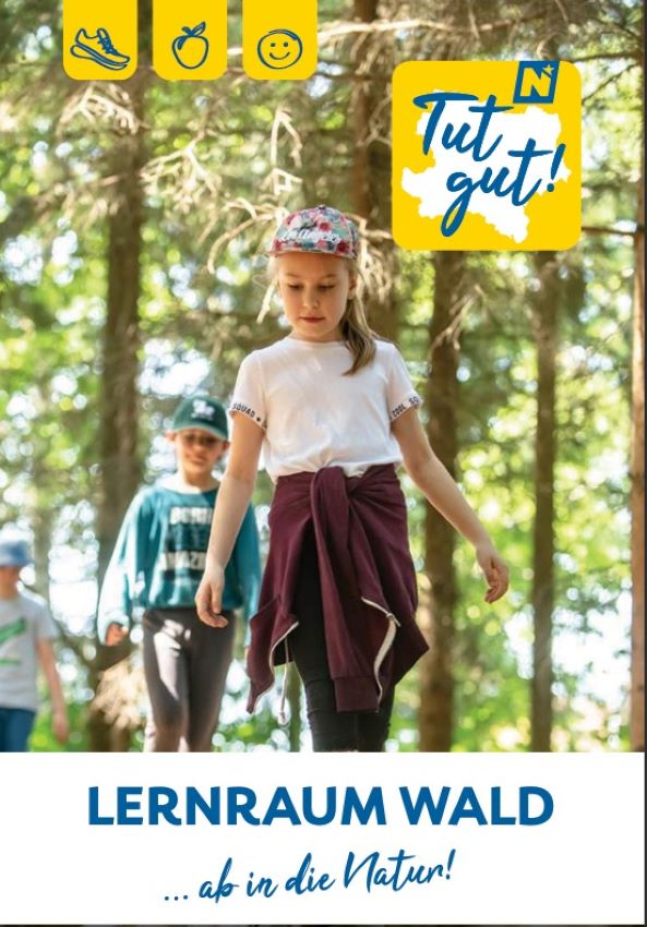 Kinder im Wald